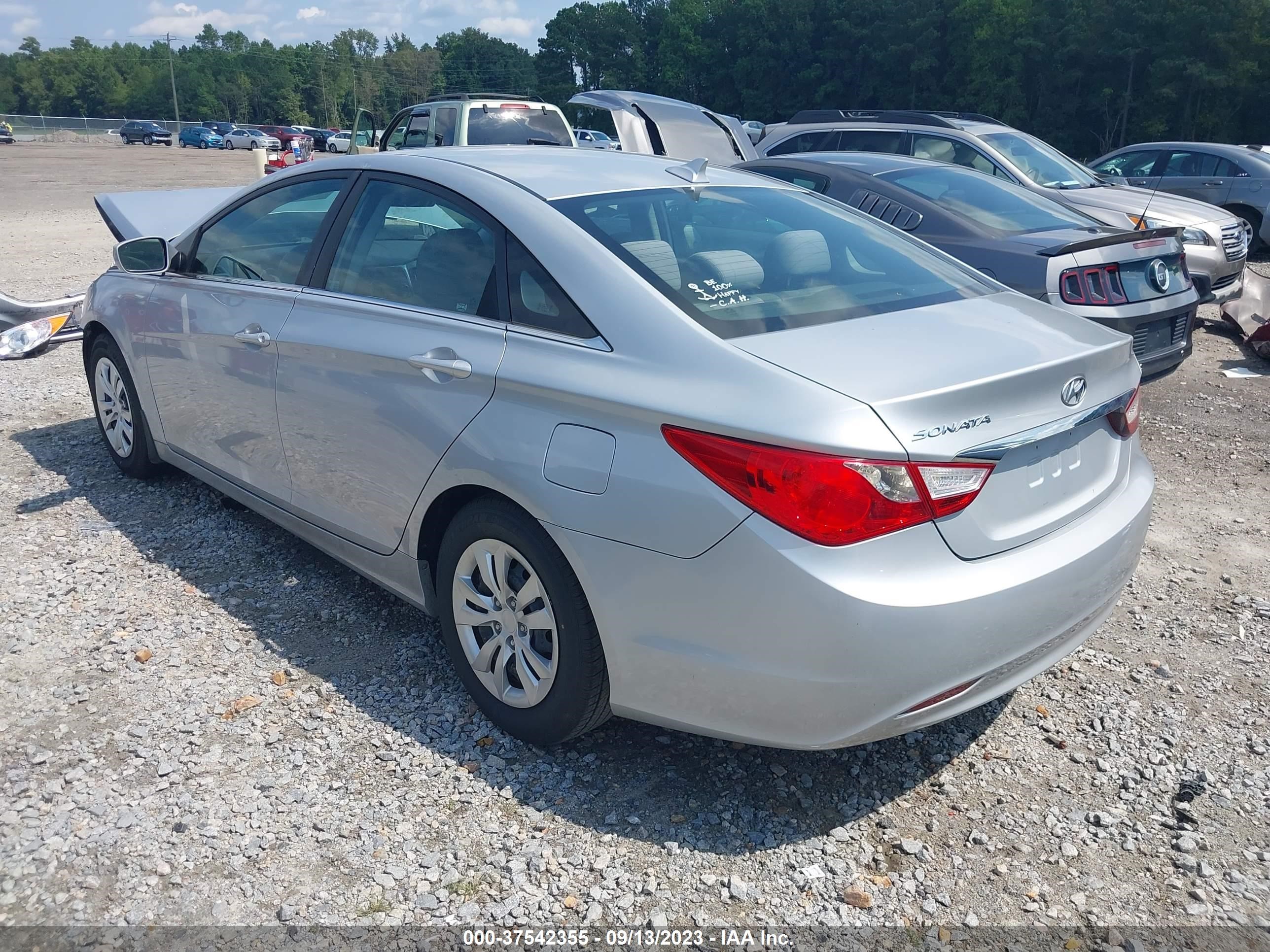 Photo 2 VIN: 5NPEB4AC0BH107264 - HYUNDAI SONATA 