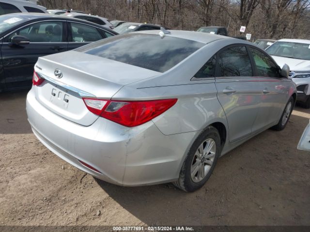 Photo 3 VIN: 5NPEB4AC0BH119463 - HYUNDAI SONATA 