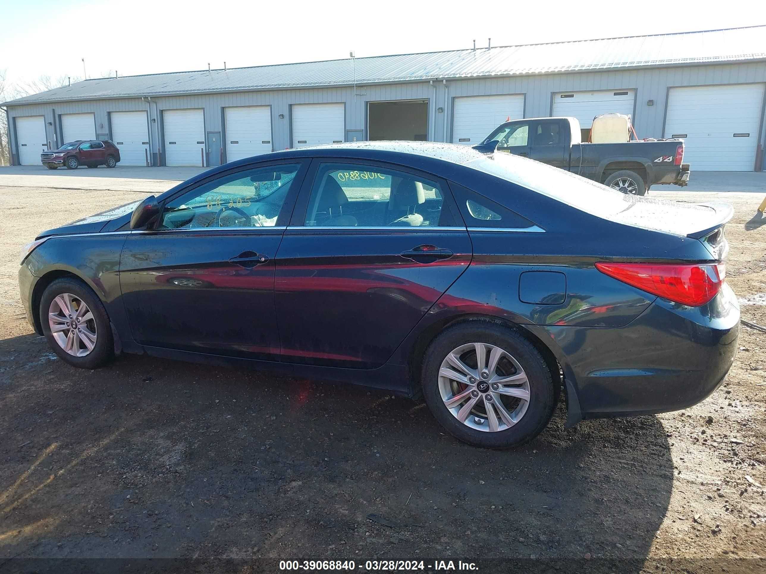 Photo 13 VIN: 5NPEB4AC0BH124422 - HYUNDAI SONATA 