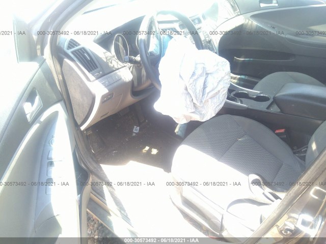 Photo 4 VIN: 5NPEB4AC0BH130298 - HYUNDAI SONATA 