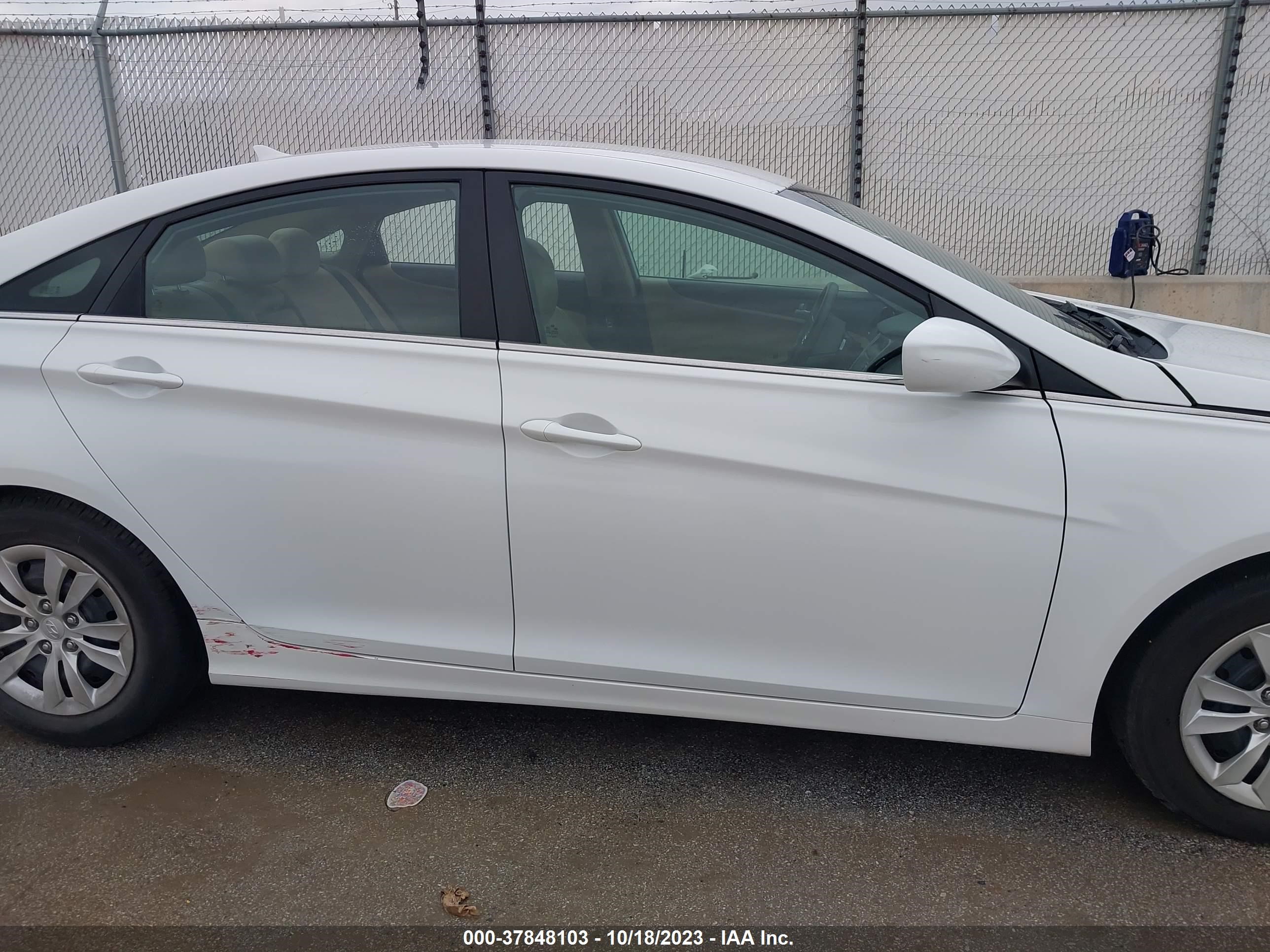 Photo 13 VIN: 5NPEB4AC0BH253891 - HYUNDAI SONATA 