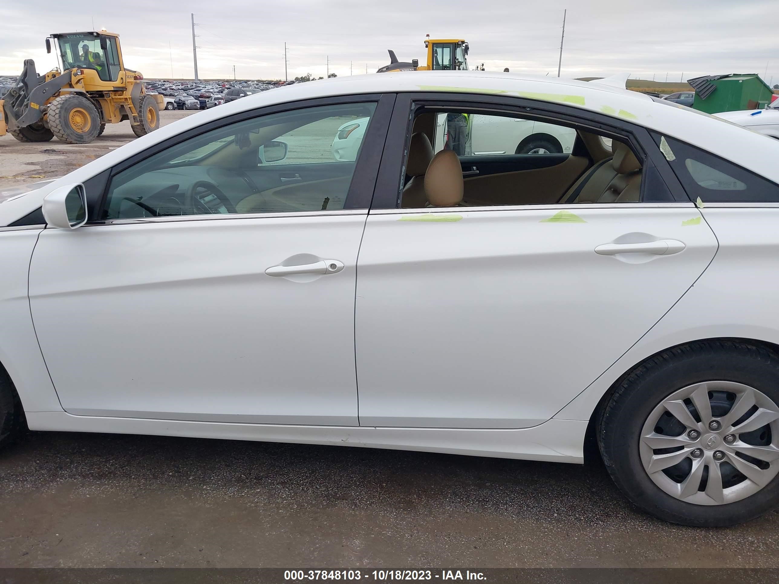 Photo 14 VIN: 5NPEB4AC0BH253891 - HYUNDAI SONATA 