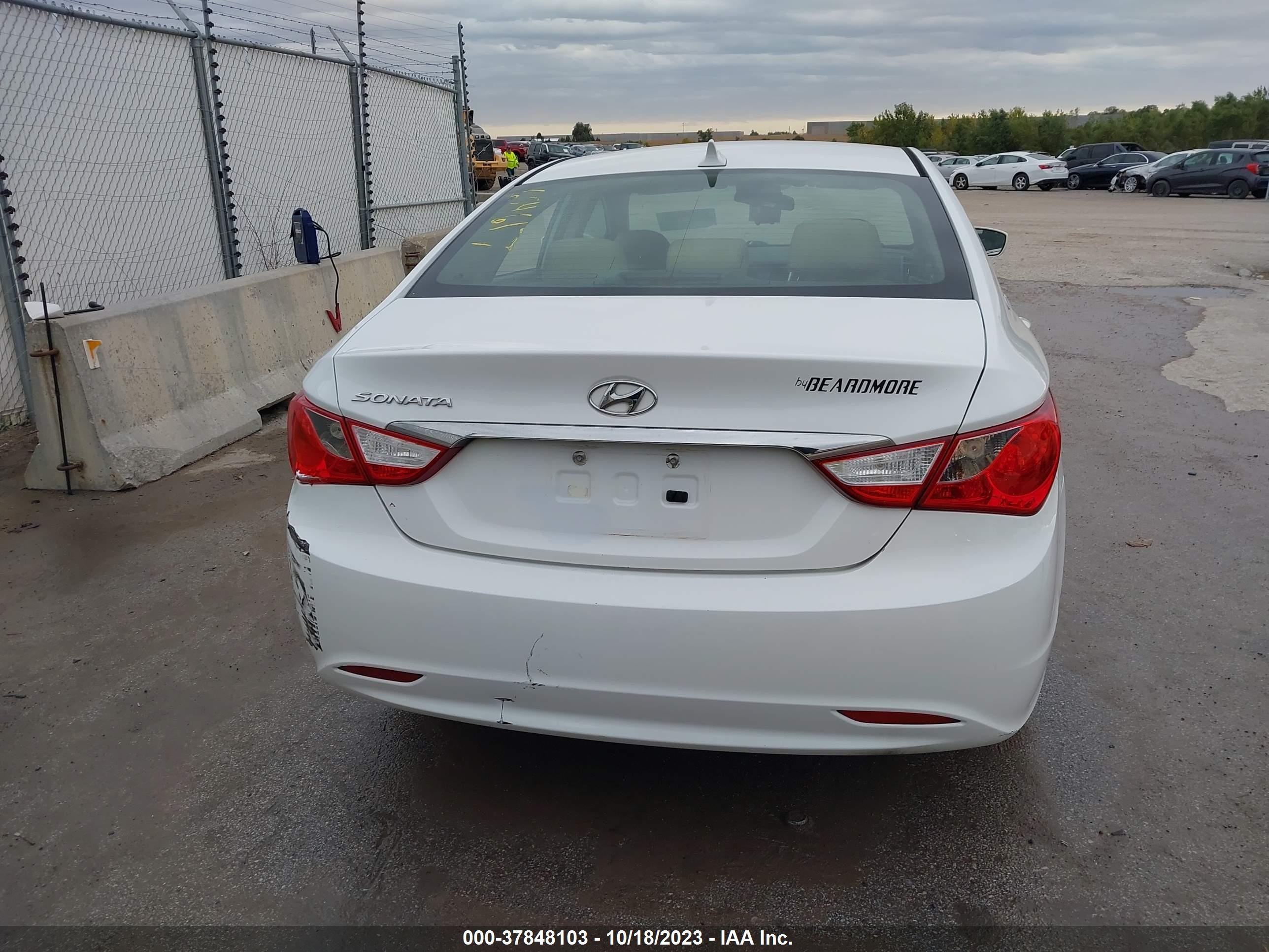 Photo 16 VIN: 5NPEB4AC0BH253891 - HYUNDAI SONATA 