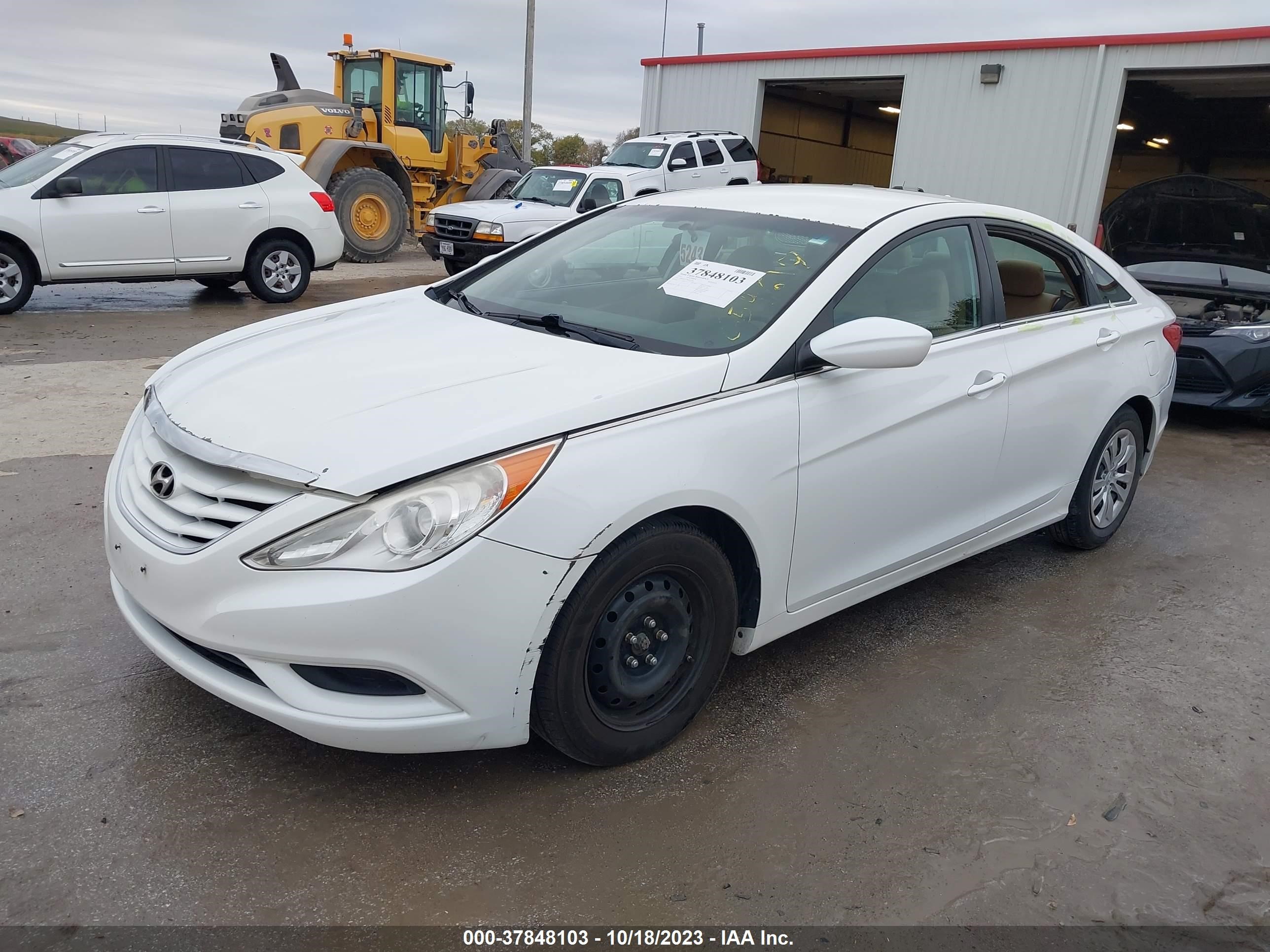 Photo 2 VIN: 5NPEB4AC0BH253891 - HYUNDAI SONATA 