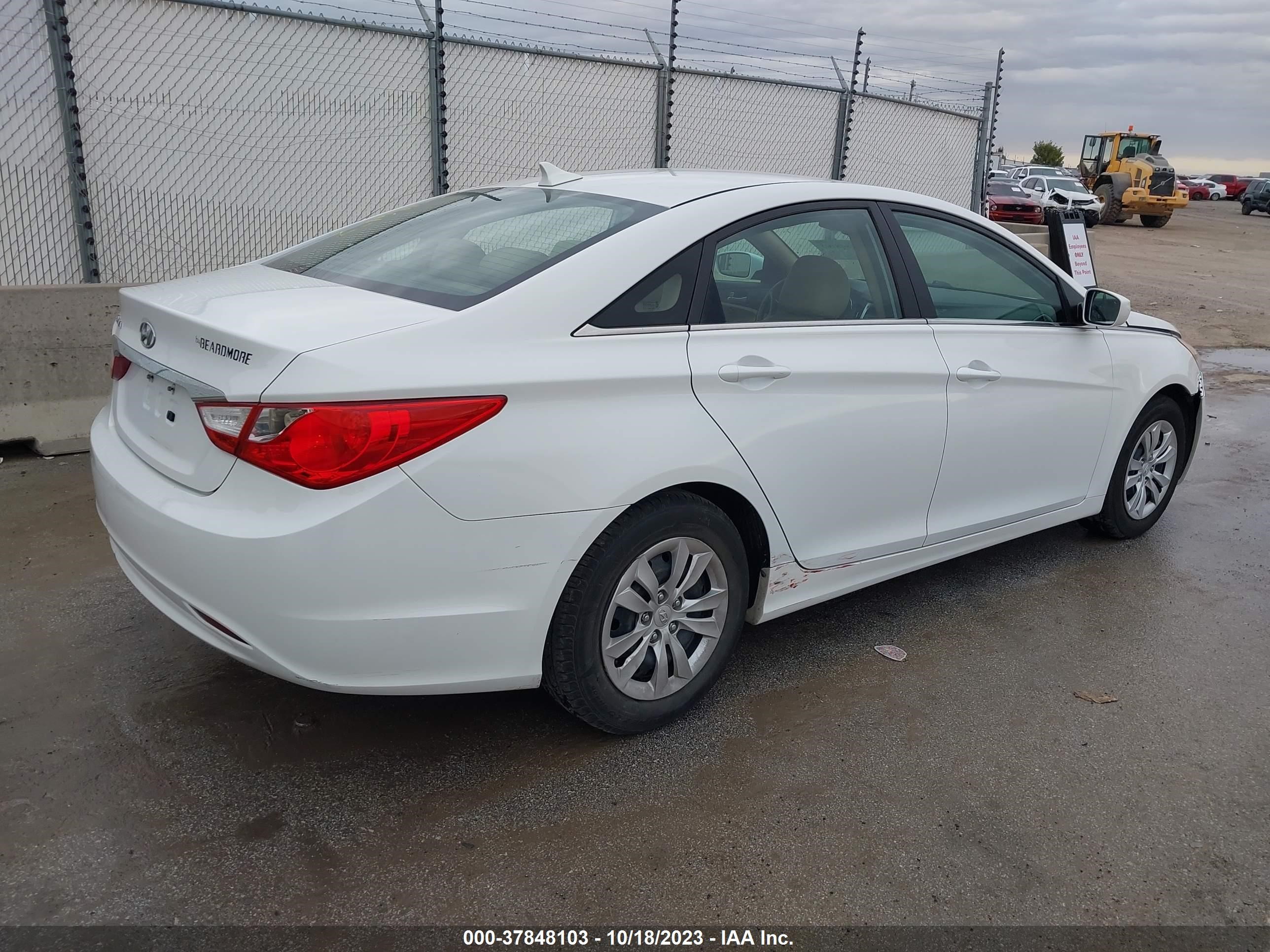 Photo 4 VIN: 5NPEB4AC0BH253891 - HYUNDAI SONATA 