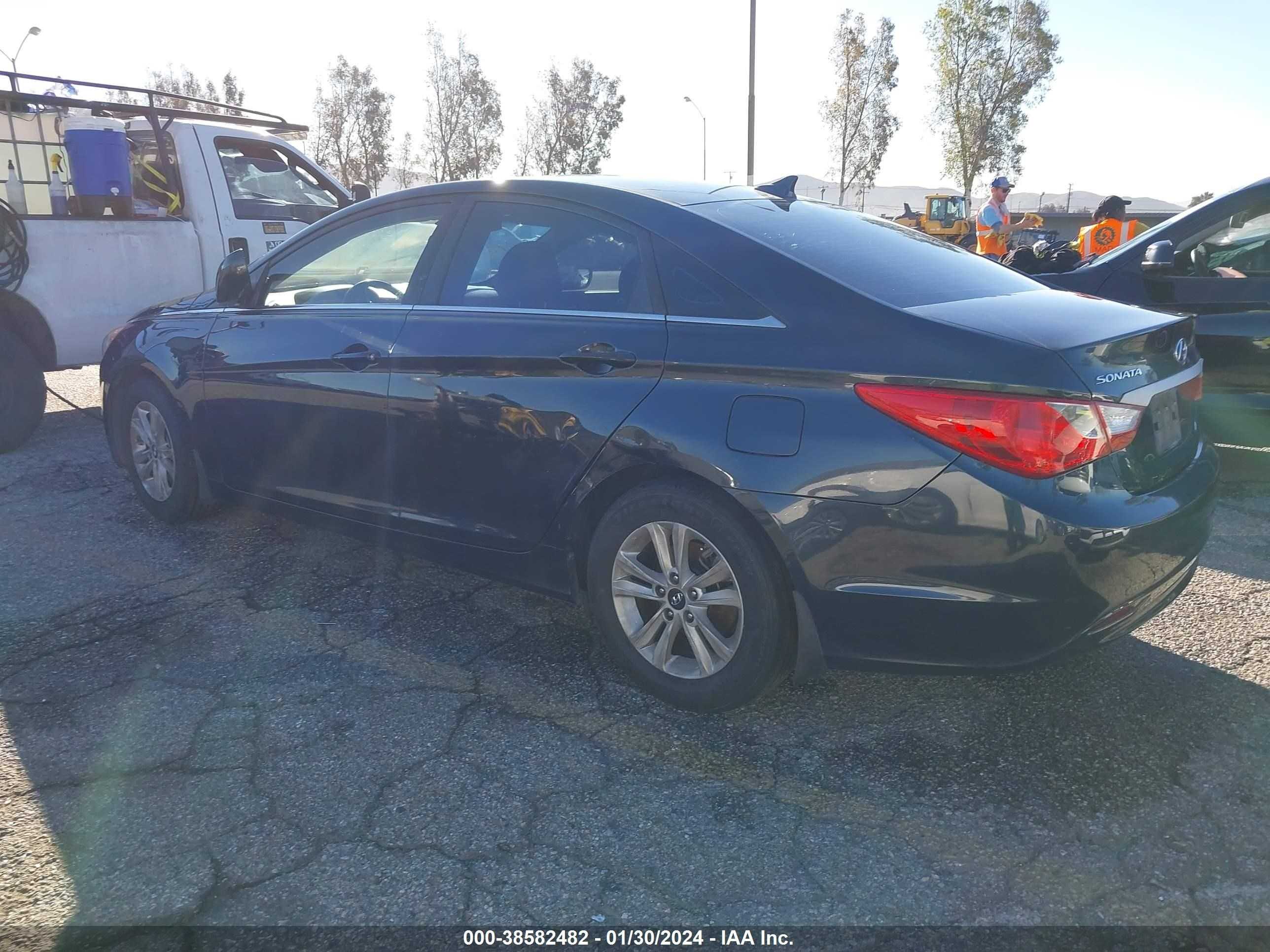 Photo 2 VIN: 5NPEB4AC0BH263126 - HYUNDAI SONATA 