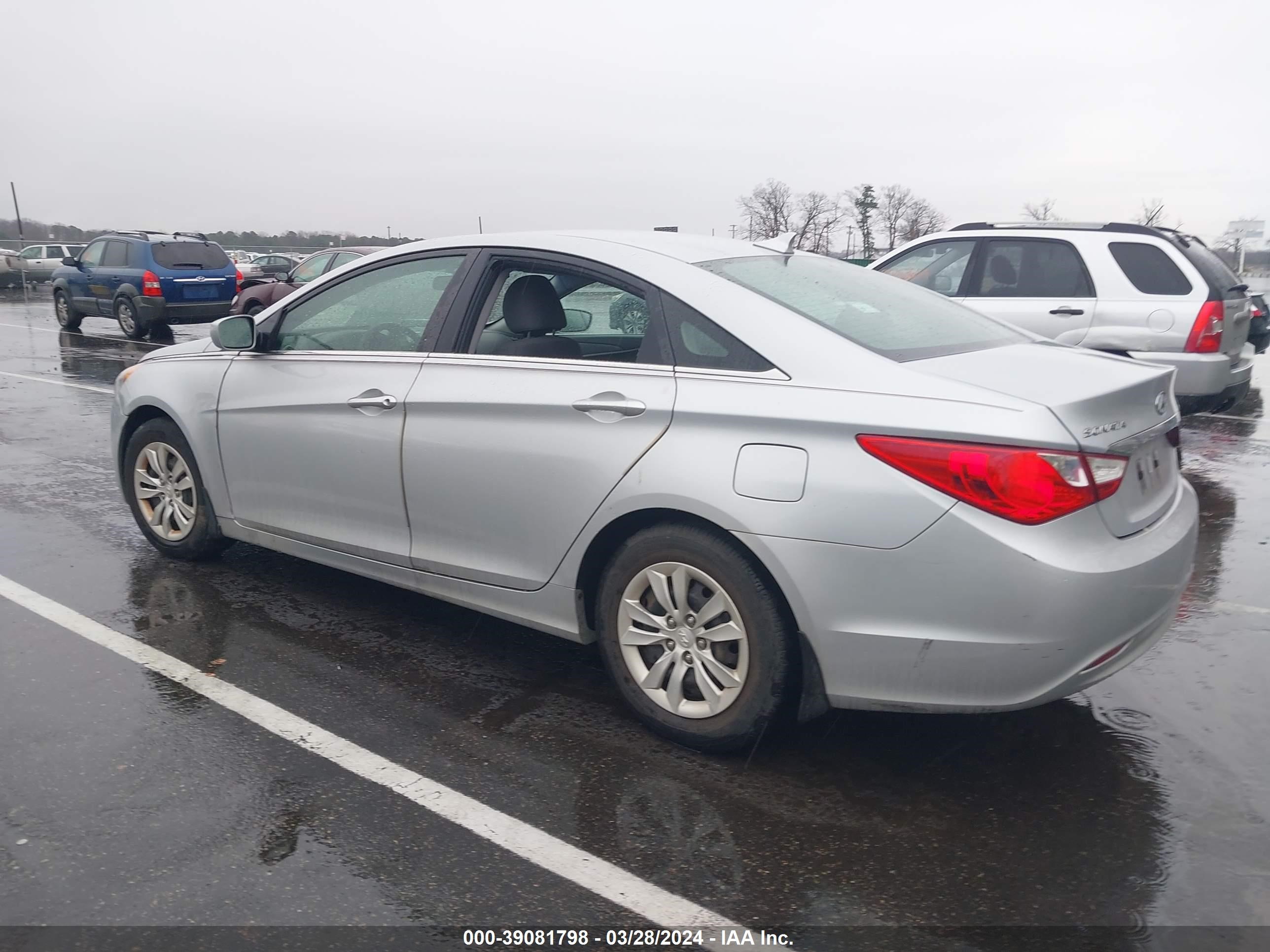 Photo 2 VIN: 5NPEB4AC0BH273865 - HYUNDAI SONATA 