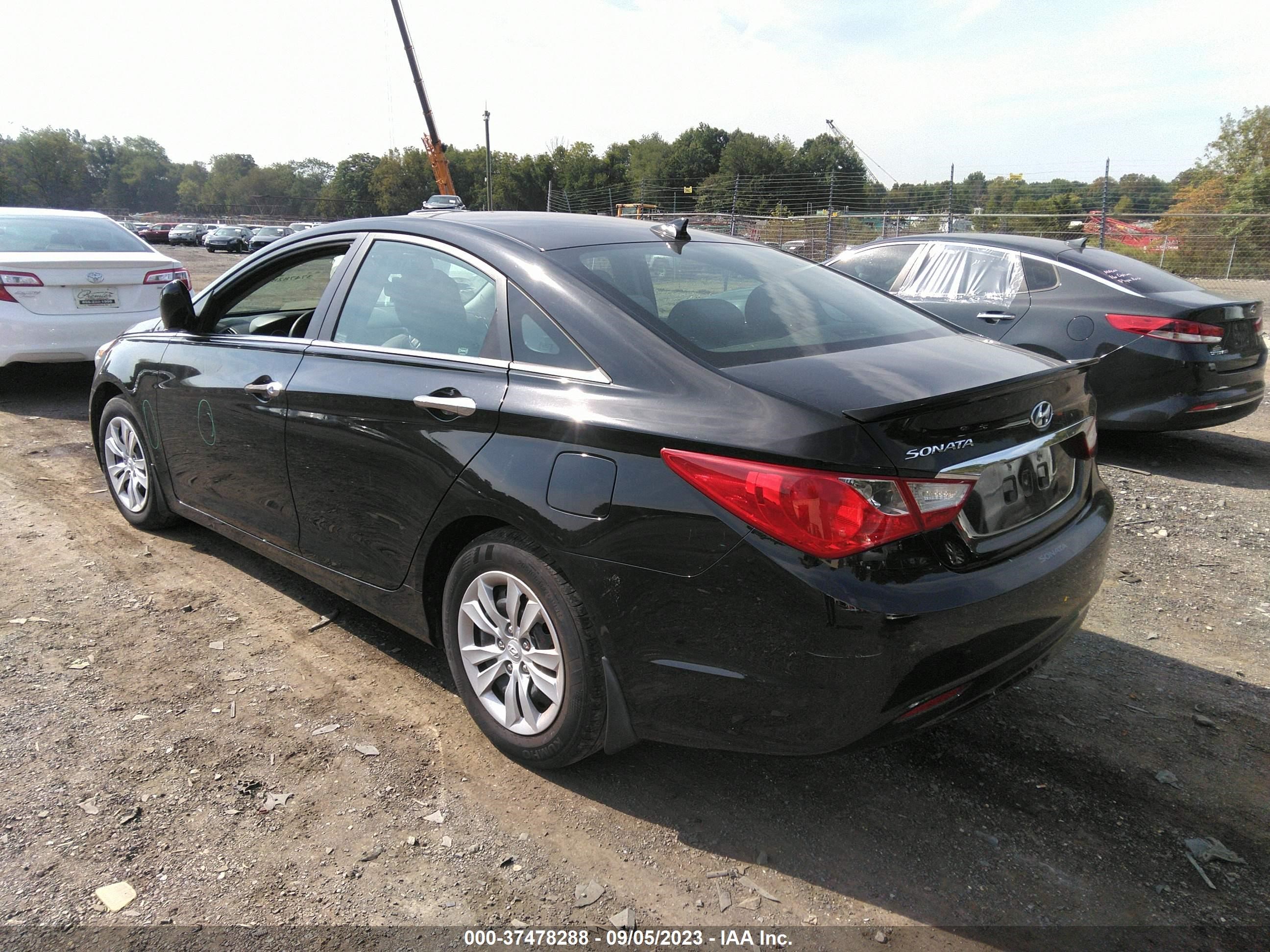 Photo 2 VIN: 5NPEB4AC0CH363034 - HYUNDAI SONATA 