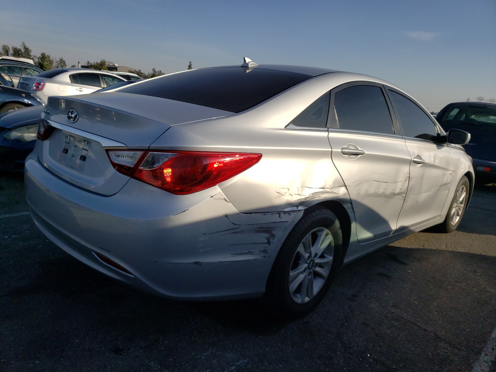 Photo 3 VIN: 5NPEB4AC0CH377743 - HYUNDAI SONATA GLS 