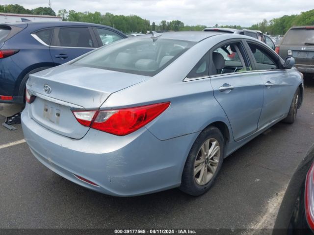 Photo 3 VIN: 5NPEB4AC0CH381601 - HYUNDAI SONATA 