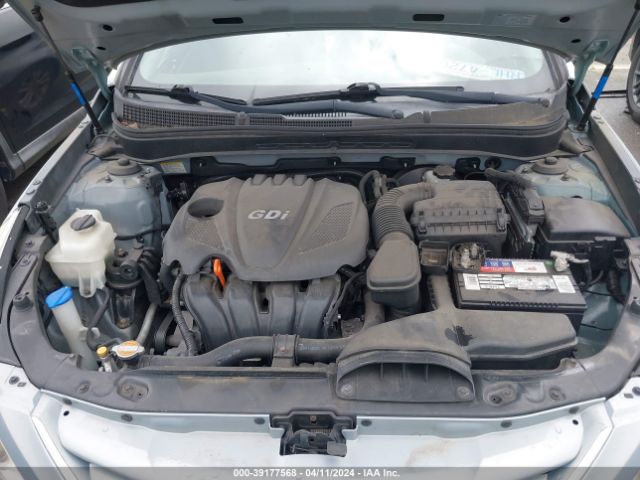 Photo 9 VIN: 5NPEB4AC0CH381601 - HYUNDAI SONATA 