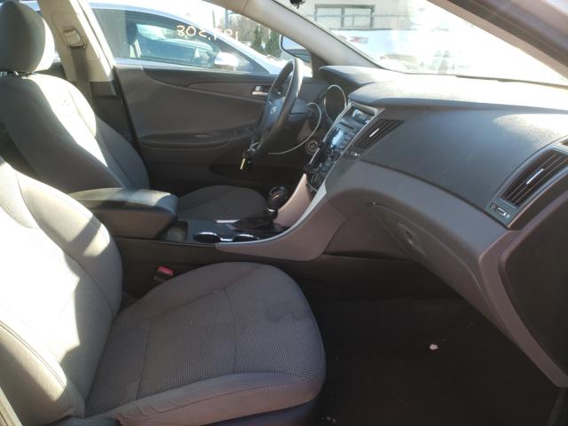 Photo 4 VIN: 5NPEB4AC0CH389861 - HYUNDAI SONATA GLS 