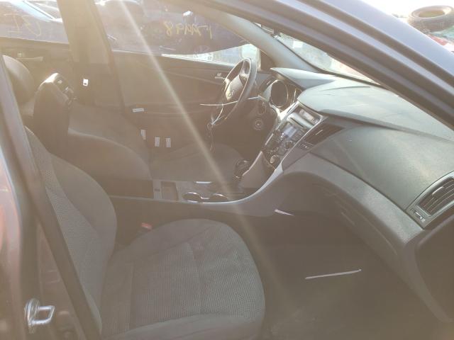 Photo 4 VIN: 5NPEB4AC0CH393845 - HYUNDAI SONATA GLS 