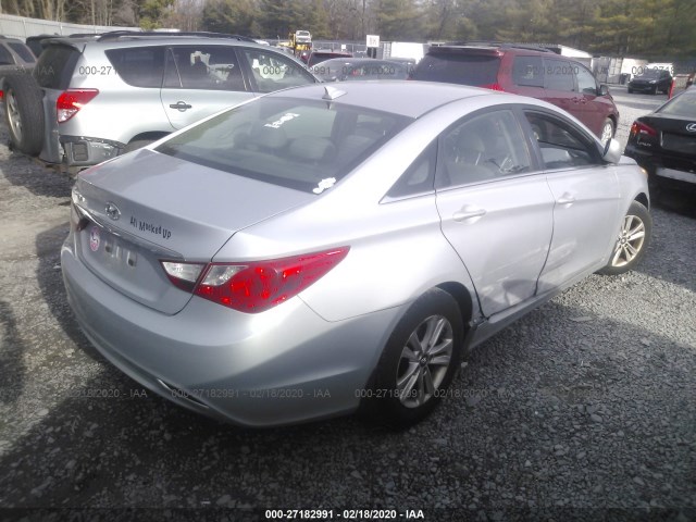 Photo 3 VIN: 5NPEB4AC0CH433972 - HYUNDAI SONATA 