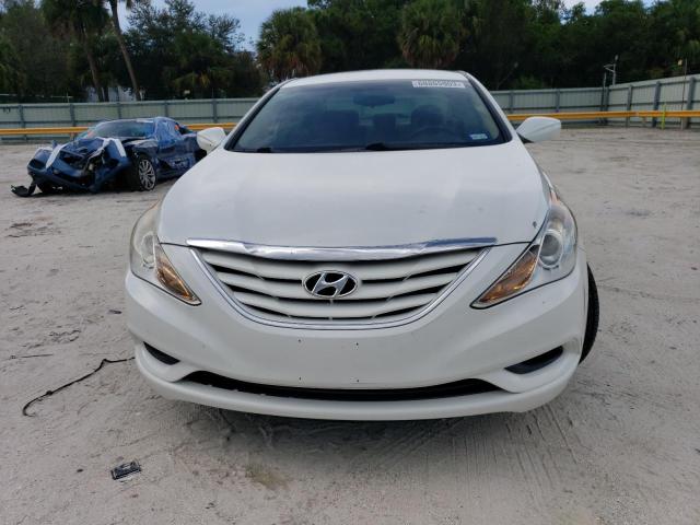 Photo 4 VIN: 5NPEB4AC0CH437679 - HYUNDAI SONATA GLS 