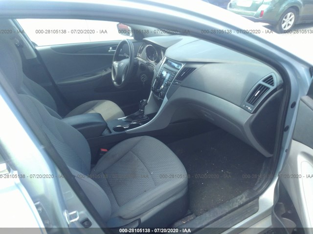 Photo 4 VIN: 5NPEB4AC0CH464350 - HYUNDAI SONATA 