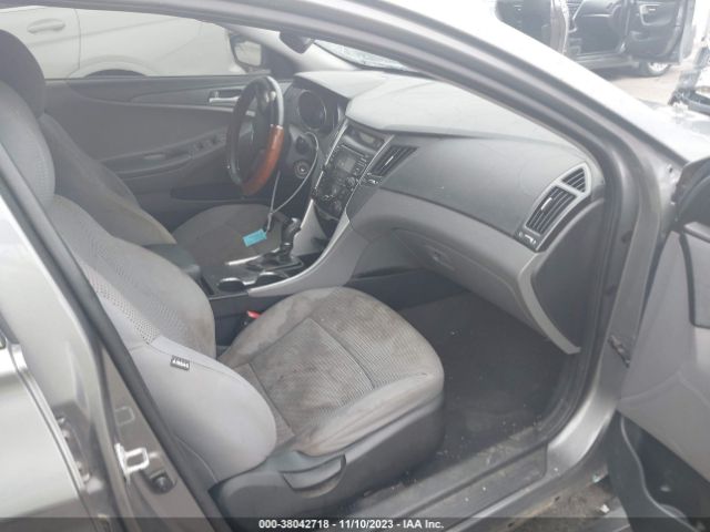 Photo 4 VIN: 5NPEB4AC0CH468060 - HYUNDAI SONATA 