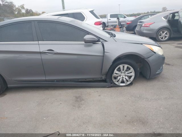 Photo 5 VIN: 5NPEB4AC0CH468060 - HYUNDAI SONATA 