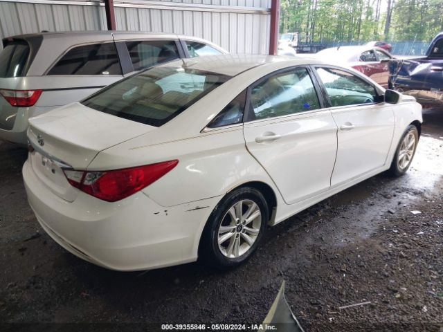 Photo 3 VIN: 5NPEB4AC0CH471279 - HYUNDAI SONATA 