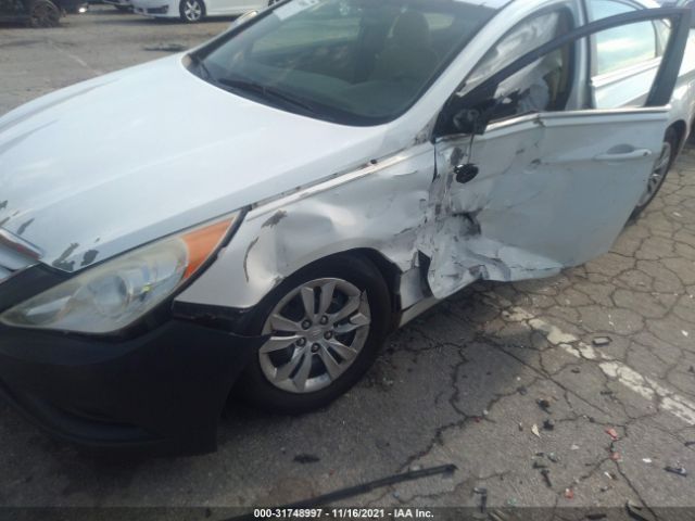 Photo 5 VIN: 5NPEB4AC0CH477759 - HYUNDAI SONATA 