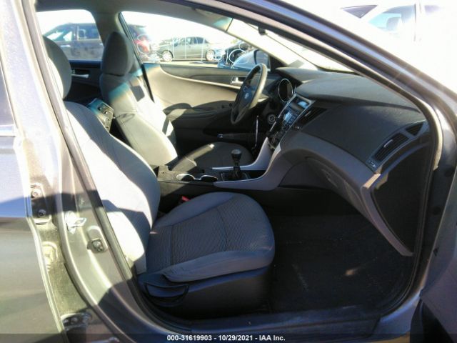 Photo 4 VIN: 5NPEB4AC0CH495713 - HYUNDAI SONATA 