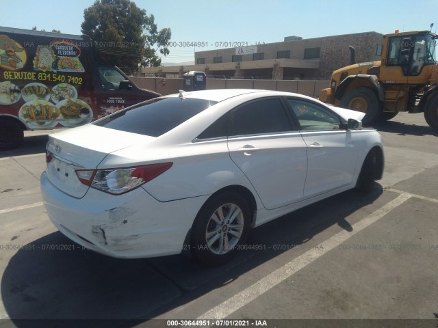 Photo 3 VIN: 5NPEB4AC0CH498966 - HYUNDAI SONATA 