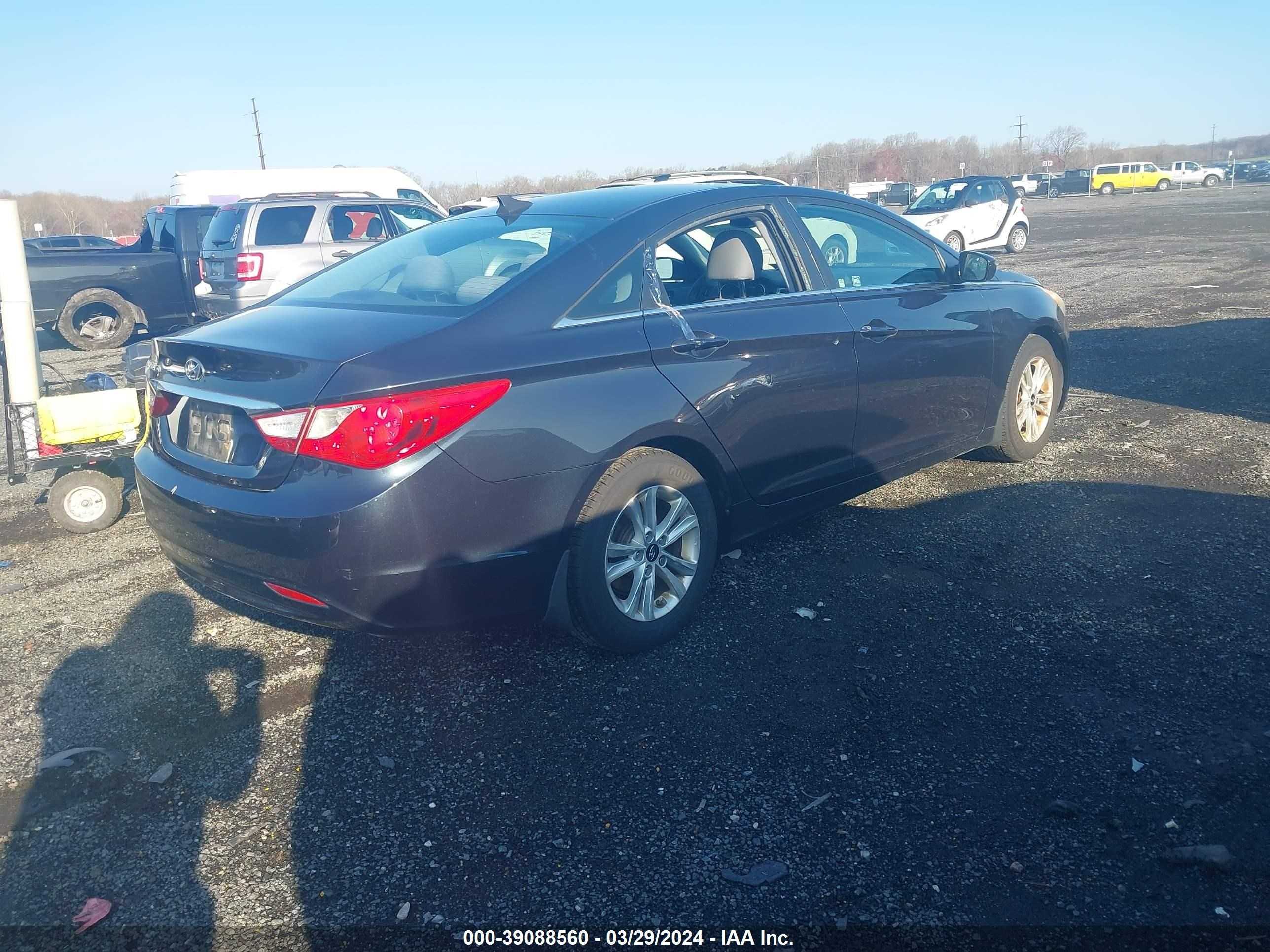 Photo 3 VIN: 5NPEB4AC0CH501333 - HYUNDAI SONATA 