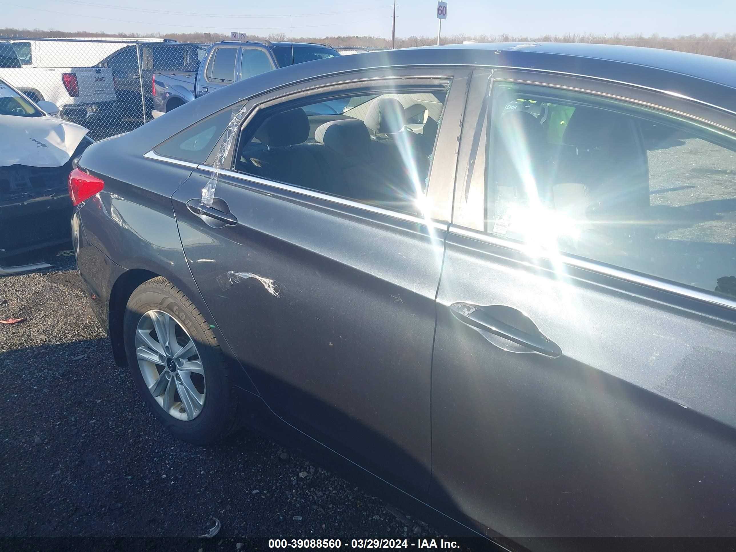 Photo 5 VIN: 5NPEB4AC0CH501333 - HYUNDAI SONATA 