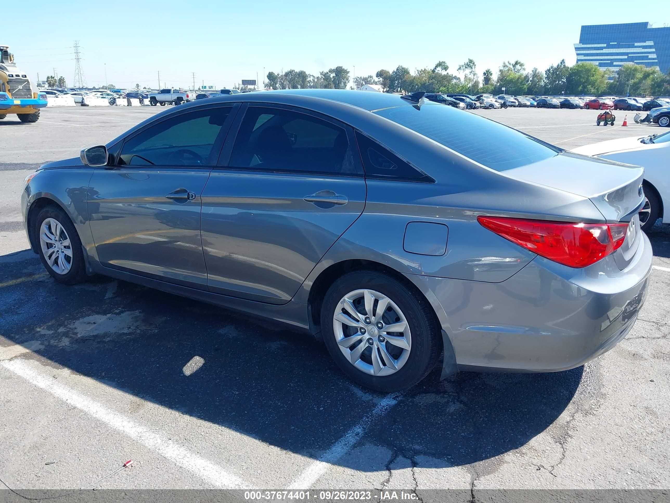 Photo 13 VIN: 5NPEB4AC0DH511233 - HYUNDAI SONATA 