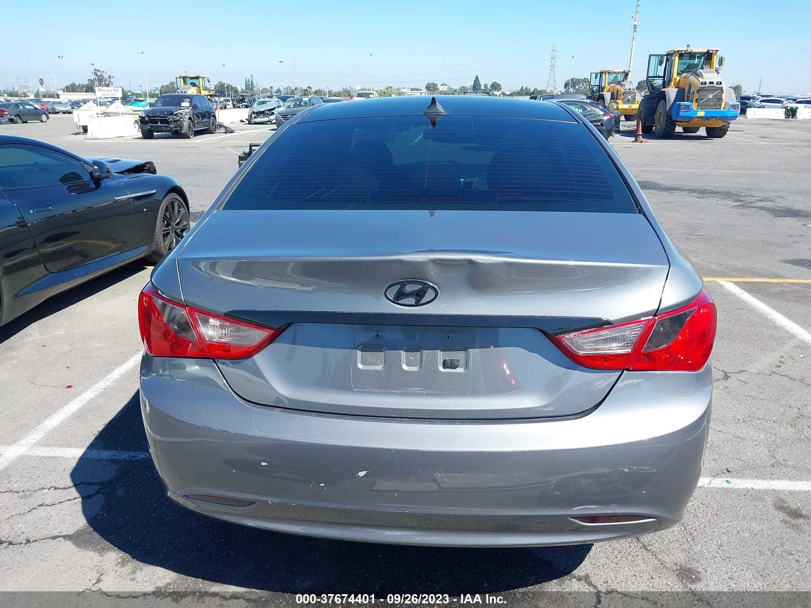 Photo 15 VIN: 5NPEB4AC0DH511233 - HYUNDAI SONATA 