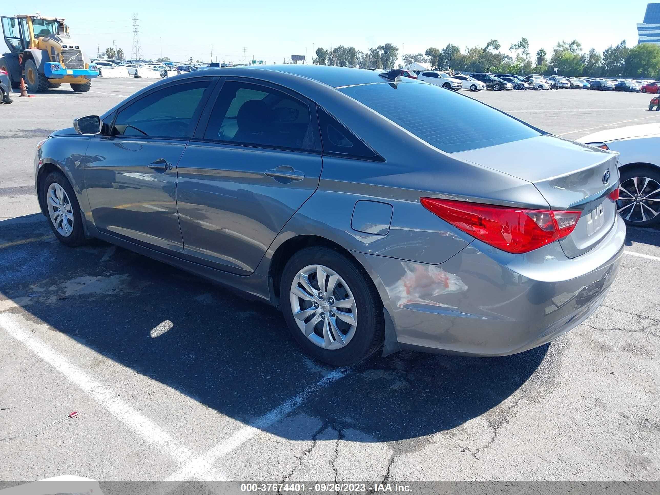 Photo 2 VIN: 5NPEB4AC0DH511233 - HYUNDAI SONATA 