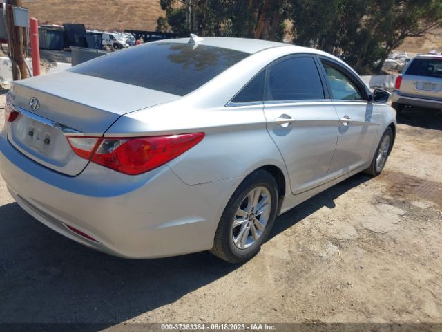 Photo 3 VIN: 5NPEB4AC0DH537525 - HYUNDAI SONATA 