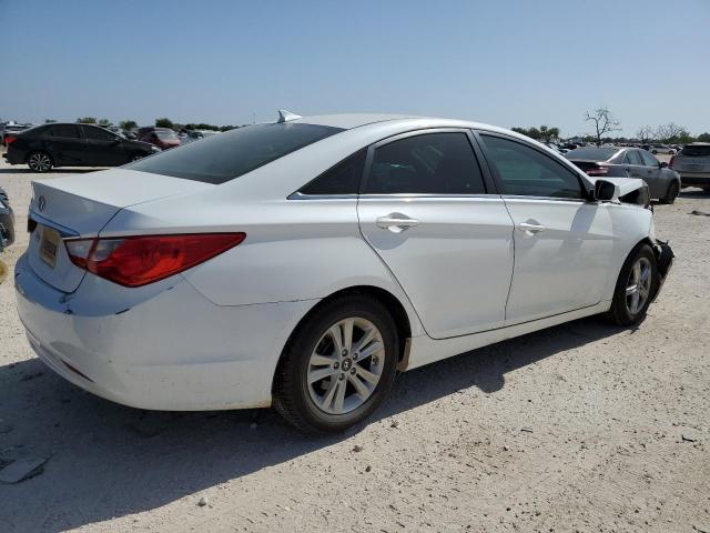 Photo 2 VIN: 5NPEB4AC0DH551201 - HYUNDAI SONATA GLS 