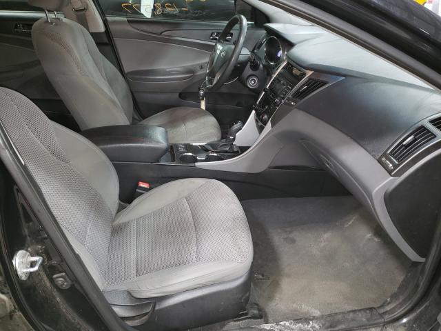 Photo 4 VIN: 5NPEB4AC0DH560951 - HYUNDAI SONATA GLS 