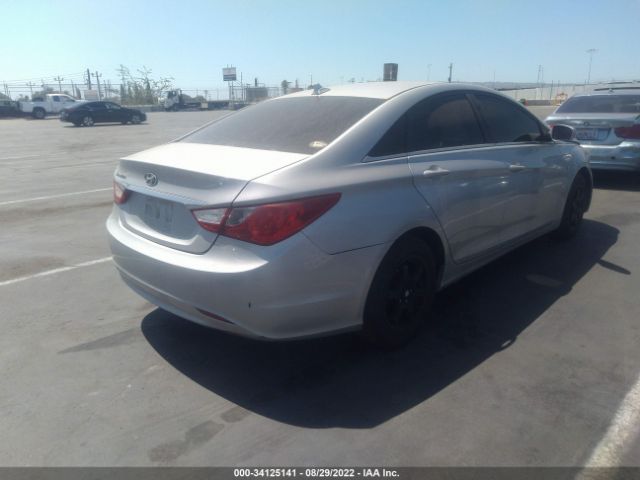 Photo 3 VIN: 5NPEB4AC0DH563509 - HYUNDAI SONATA 