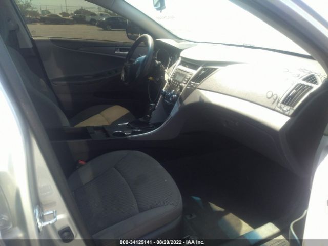 Photo 4 VIN: 5NPEB4AC0DH563509 - HYUNDAI SONATA 