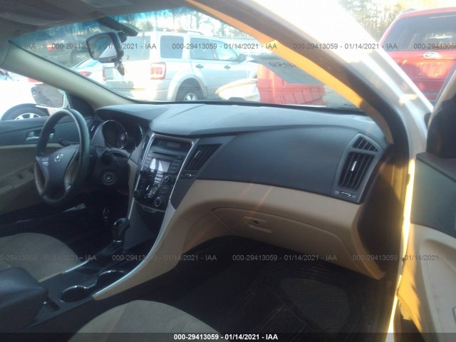 Photo 4 VIN: 5NPEB4AC0DH579242 - HYUNDAI SONATA 