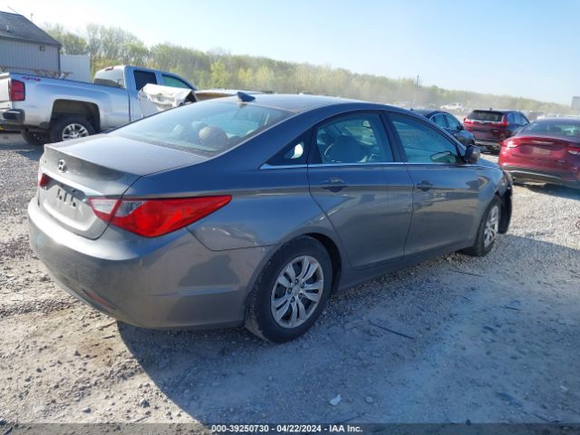 Photo 3 VIN: 5NPEB4AC0DH586417 - HYUNDAI SONATA 