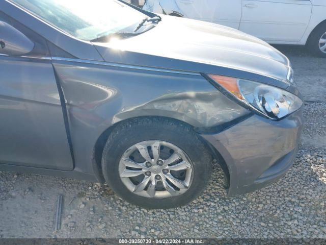 Photo 5 VIN: 5NPEB4AC0DH586417 - HYUNDAI SONATA 