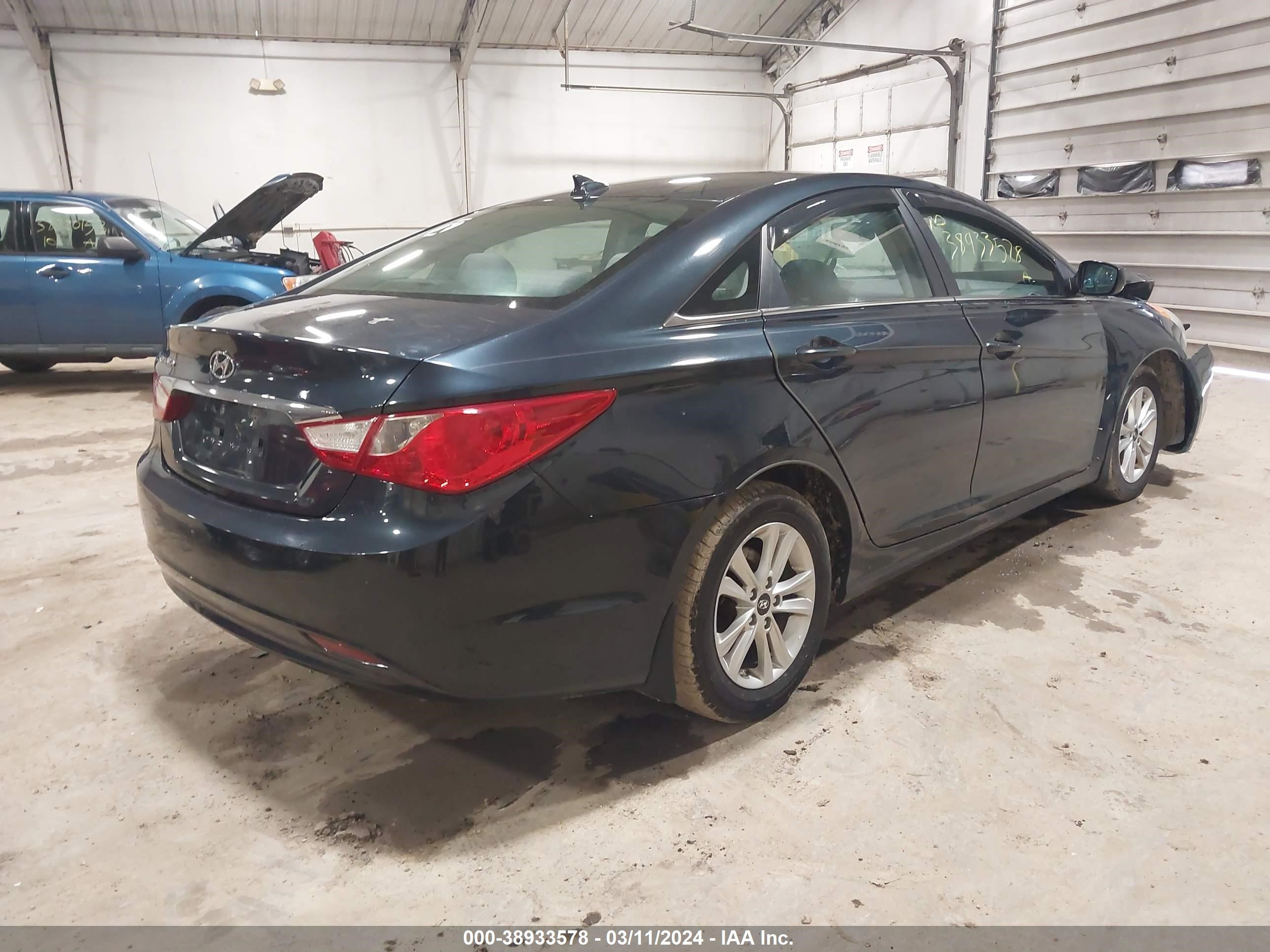 Photo 3 VIN: 5NPEB4AC0DH599457 - HYUNDAI SONATA 