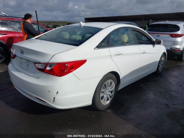 Photo 3 VIN: 5NPEB4AC0DH609663 - HYUNDAI SONATA 