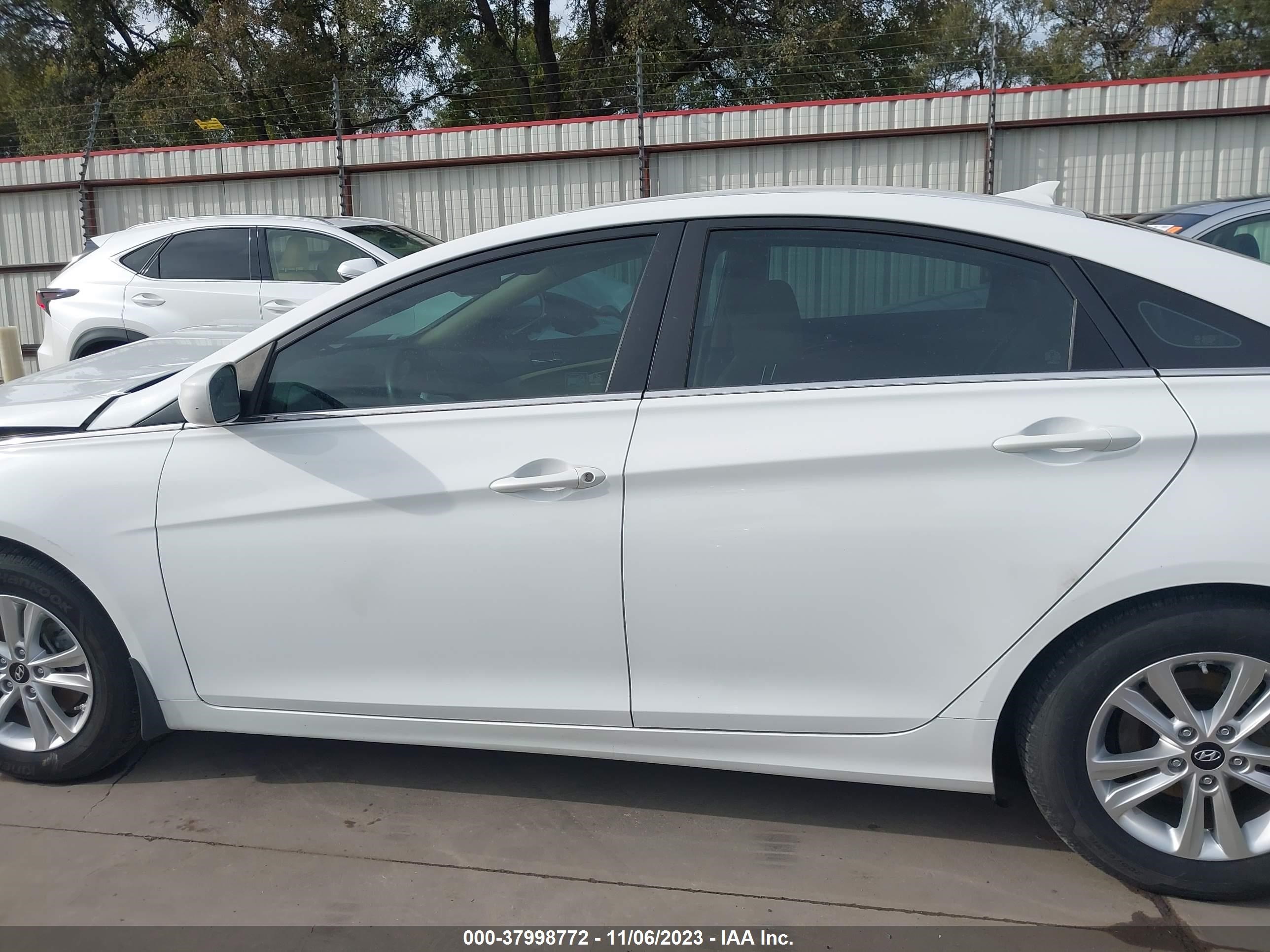 Photo 14 VIN: 5NPEB4AC0DH650262 - HYUNDAI SONATA 