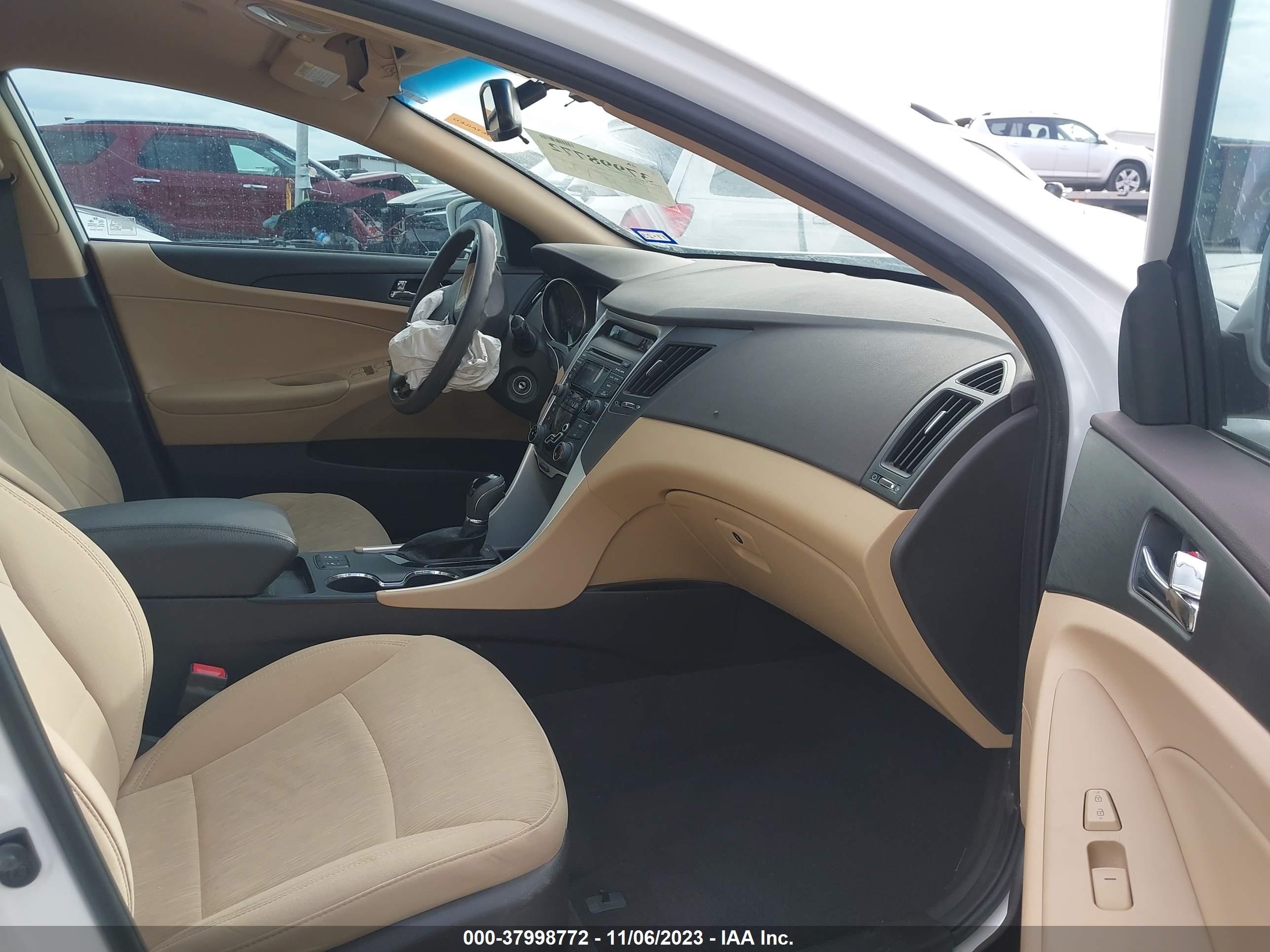 Photo 4 VIN: 5NPEB4AC0DH650262 - HYUNDAI SONATA 