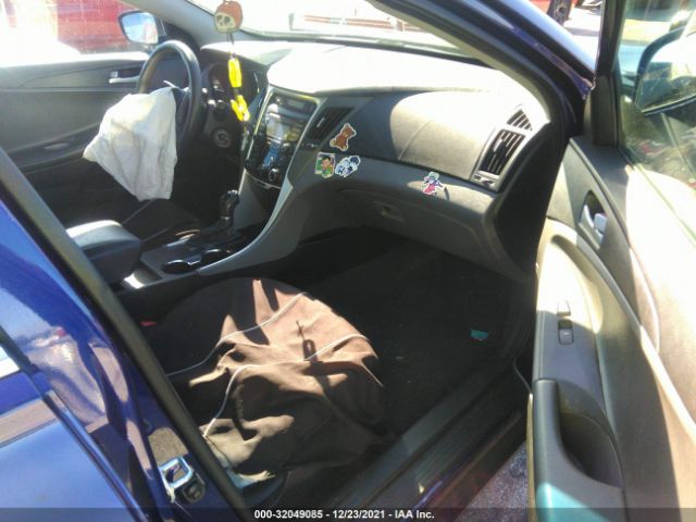 Photo 4 VIN: 5NPEB4AC0DH665117 - HYUNDAI SONATA 