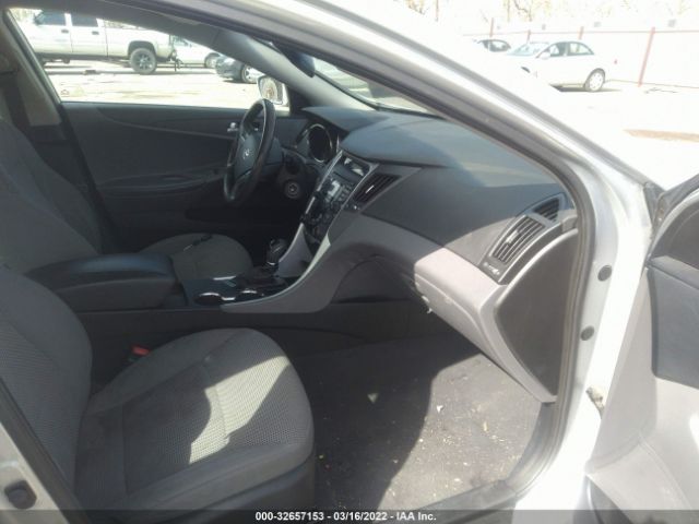 Photo 4 VIN: 5NPEB4AC0DH668650 - HYUNDAI SONATA 