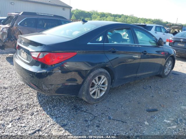 Photo 3 VIN: 5NPEB4AC0DH688137 - HYUNDAI SONATA 