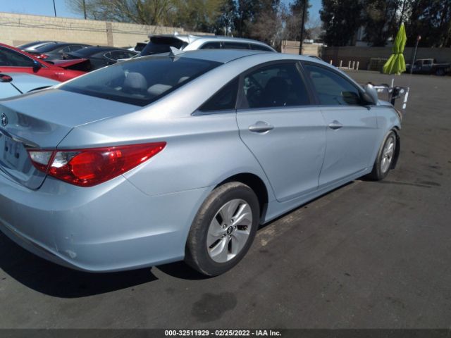 Photo 3 VIN: 5NPEB4AC0DH704935 - HYUNDAI SONATA 