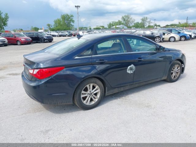 Photo 3 VIN: 5NPEB4AC0DH735702 - HYUNDAI SONATA 