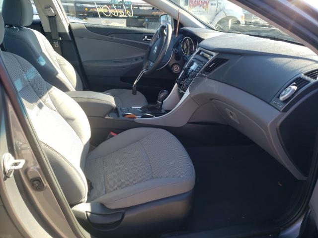 Photo 4 VIN: 5NPEB4AC0DH740401 - HYUNDAI SONATA GLS 