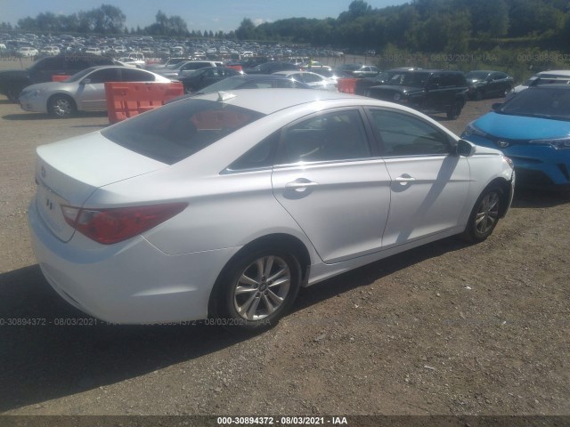 Photo 3 VIN: 5NPEB4AC0DH749082 - HYUNDAI SONATA 